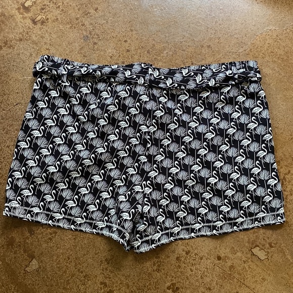 ANN Taylor Loft black and white flamingo tie waist shorts - Picture 6 of 7